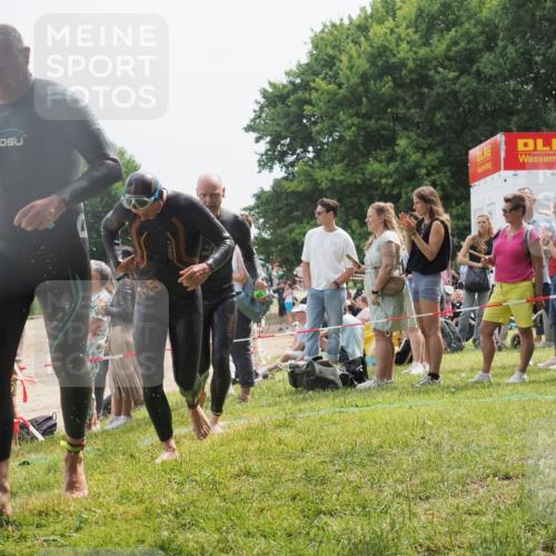 15.06.2025 - 27. Vierlanden-Triathlon KatJ http://msf.ph/oto/8030228 15.06.2025 11:06:57 Schwimmen 805, 824, 844, 860, 871 meine-sportfotos.de