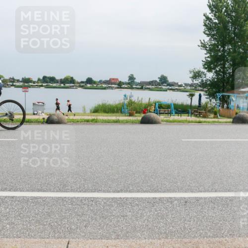 21.06.2025 - 27. Vierlanden-Triathlon H.Heesch http://msf.ph/oto/8030231 15.06.2025 11:30:40 Radfahren 725, 764, 923 meine-sportfotos.de