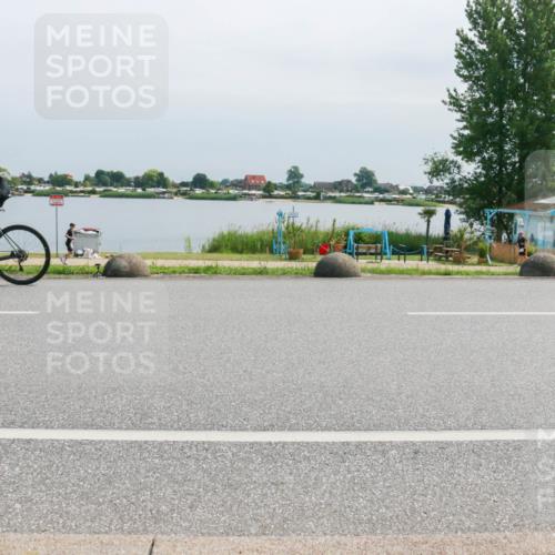 21.06.2025 - 27. Vierlanden-Triathlon H.Heesch http://msf.ph/oto/8030239 15.06.2025 11:30:45 Radfahren 712, 875, 923 meine-sportfotos.de