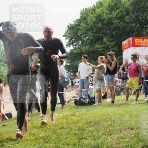 15.06.2025 - 27. Vierlanden-Triathlon KatJ http://msf.ph/oto/8030240 15.06.2025 11:06:58 Schwimmen 805, 824, 844, 860, 871 meine-sportfotos.de