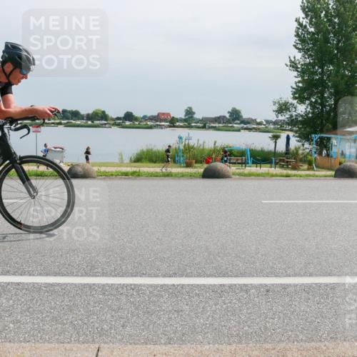 21.06.2025 - 27. Vierlanden-Triathlon H.Heesch http://msf.ph/oto/8030244 15.06.2025 11:30:48 Radfahren 712, 749, 875 meine-sportfotos.de