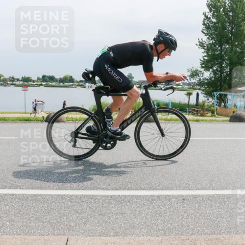 21.06.2025 - 27. Vierlanden-Triathlon H.Heesch http://msf.ph/oto/8030248 15.06.2025 11:30:48 Radfahren 712, 749, 875 meine-sportfotos.de