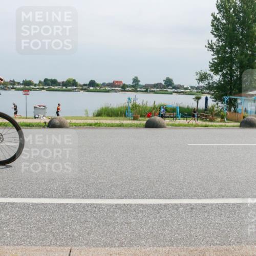 21.06.2025 - 27. Vierlanden-Triathlon H.Heesch http://msf.ph/oto/8030270 15.06.2025 11:30:52 Radfahren 639, 712, 749, 875, 926 meine-sportfotos.de