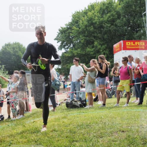 15.06.2025 - 27. Vierlanden-Triathlon KatJ http://msf.ph/oto/8030279 15.06.2025 11:07:00 Schwimmen 805, 844, 860, 871, 874 meine-sportfotos.de