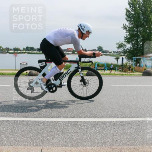 21.06.2025 - 27. Vierlanden-Triathlon H.Heesch http://msf.ph/oto/8030287 15.06.2025 11:30:53 Radfahren 167, 639, 749, 926 meine-sportfotos.de