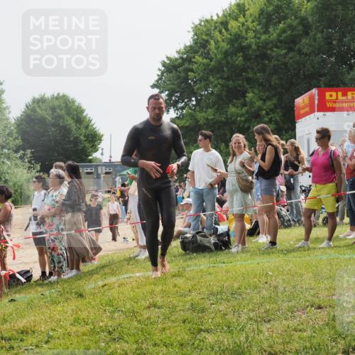 15.06.2025 - 27. Vierlanden-Triathlon KatJ http://msf.ph/oto/8030295 15.06.2025 11:07:06 Schwimmen 805, 844, 853, 874 meine-sportfotos.de