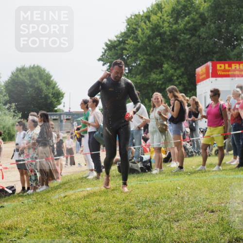 15.06.2025 - 27. Vierlanden-Triathlon KatJ http://msf.ph/oto/8030307 15.06.2025 11:07:06 Schwimmen 805, 844, 853, 874 meine-sportfotos.de