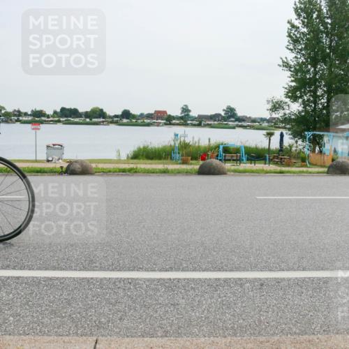 15.06.2025 - 27. Vierlanden-Triathlon H.Heesch http://msf.ph/oto/8030316 15.06.2025 10:32:47 Radfahren 12, 204, 318, 327 meine-sportfotos.de