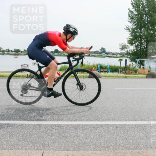 15.06.2025 - 27. Vierlanden-Triathlon H.Heesch http://msf.ph/oto/8030325 15.06.2025 10:32:52 Radfahren 342 meine-sportfotos.de