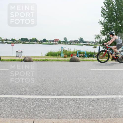 15.06.2025 - 27. Vierlanden-Triathlon H.Heesch http://msf.ph/oto/8030350 15.06.2025 10:32:58 Radfahren 145, 222, 307, 503 meine-sportfotos.de