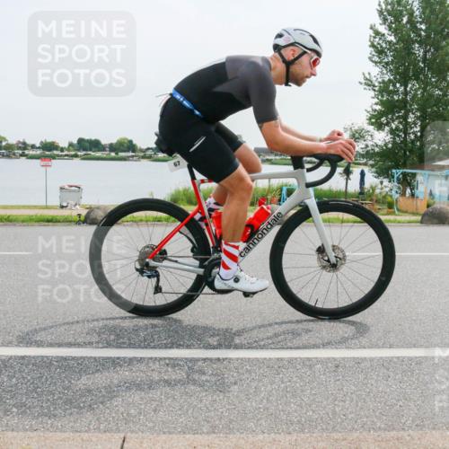 15.06.2025 - 27. Vierlanden-Triathlon H.Heesch http://msf.ph/oto/8030396 15.06.2025 10:33:20 Radfahren 59, 67, 438 meine-sportfotos.de