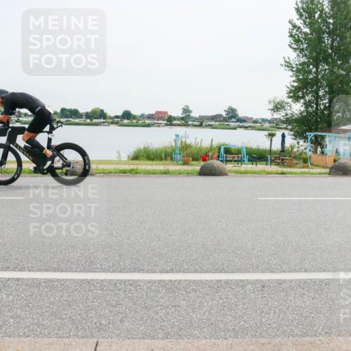15.06.2025 - 27. Vierlanden-Triathlon H.Heesch http://msf.ph/oto/8030411 15.06.2025 10:33:23 Radfahren 59, 67, 100, 176, 326, 438 meine-sportfotos.de