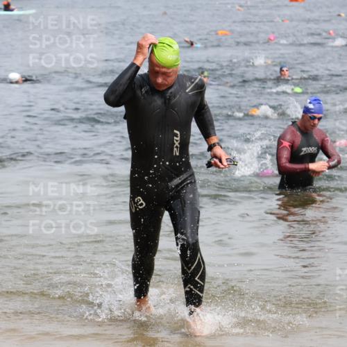 15.06.2025 - 27. Vierlanden-Triathlon Lena Gebhardt http://msf.ph/oto/8030421 15.06.2025 11:07:54 Schwimmen 653, 799, 830 meine-sportfotos.de