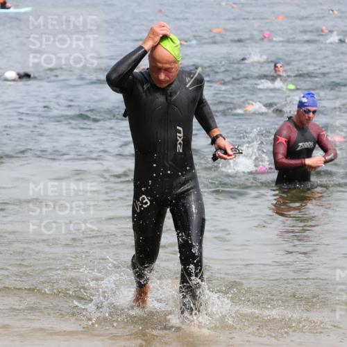 15.06.2025 - 27. Vierlanden-Triathlon Lena Gebhardt http://msf.ph/oto/8030425 15.06.2025 11:07:54 Schwimmen 653, 799, 830 meine-sportfotos.de