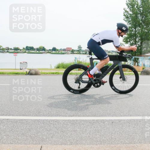 15.06.2025 - 27. Vierlanden-Triathlon H.Heesch http://msf.ph/oto/8030426 15.06.2025 10:33:24 Radfahren 59, 67, 100, 176, 326, 438 meine-sportfotos.de