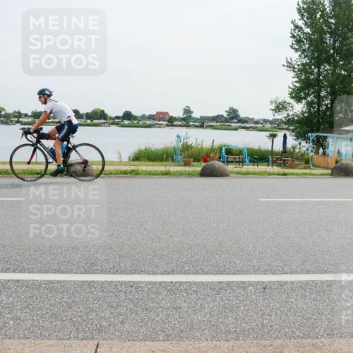 15.06.2025 - 27. Vierlanden-Triathlon H.Heesch http://msf.ph/oto/8030477 15.06.2025 10:33:34 Radfahren 43, 130, 165, 208, 314 meine-sportfotos.de