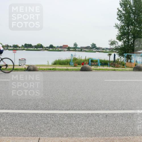 15.06.2025 - 27. Vierlanden-Triathlon H.Heesch http://msf.ph/oto/8030482 15.06.2025 10:33:34 Radfahren 43, 130, 165, 208, 314 meine-sportfotos.de
