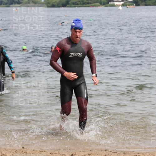 15.06.2025 - 27. Vierlanden-Triathlon Lena Gebhardt http://msf.ph/oto/8030491 15.06.2025 11:08:02 Schwimmen 782, 794, 799, 830 meine-sportfotos.de