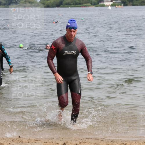 15.06.2025 - 27. Vierlanden-Triathlon Lena Gebhardt http://msf.ph/oto/8030496 15.06.2025 11:08:02 Schwimmen 782, 794, 799, 830 meine-sportfotos.de