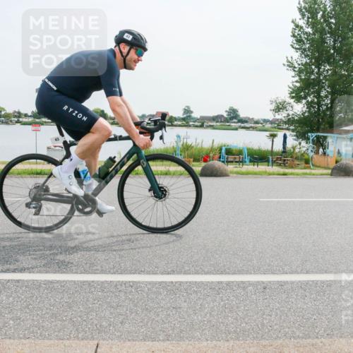 15.06.2025 - 27. Vierlanden-Triathlon H.Heesch http://msf.ph/oto/8030502 15.06.2025 10:33:38 Radfahren 43, 165, 208 meine-sportfotos.de