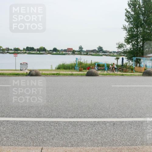 15.06.2025 - 27. Vierlanden-Triathlon H.Heesch http://msf.ph/oto/8030511 15.06.2025 10:33:44 Radfahren 75, 77, 322 meine-sportfotos.de