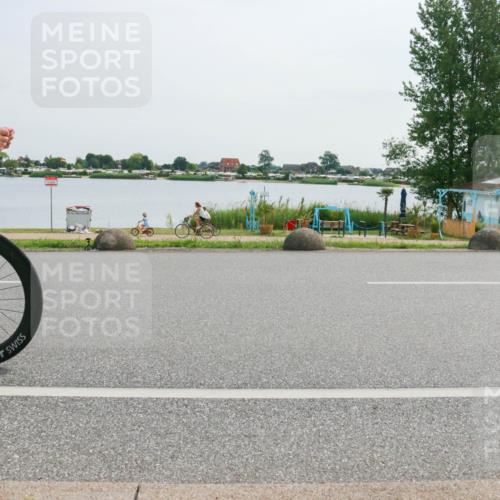 15.06.2025 - 27. Vierlanden-Triathlon H.Heesch http://msf.ph/oto/8030532 15.06.2025 10:33:48 Radfahren 75, 77, 322 meine-sportfotos.de