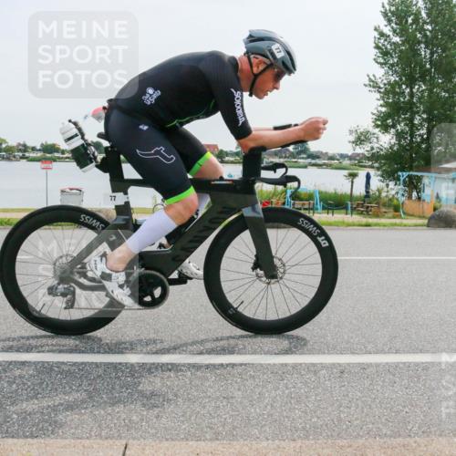 15.06.2025 - 27. Vierlanden-Triathlon H.Heesch http://msf.ph/oto/8030545 15.06.2025 10:33:48 Radfahren 75, 77, 322 meine-sportfotos.de