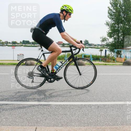 15.06.2025 - 27. Vierlanden-Triathlon H.Heesch http://msf.ph/oto/8030568 15.06.2025 10:34:04 Radfahren 49, 132, 299, 308, 361, 543 meine-sportfotos.de