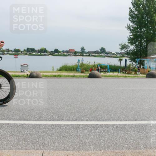 21.06.2025 - 27. Vierlanden-Triathlon H.Heesch http://msf.ph/oto/8030600 15.06.2025 11:31:00 Radfahren 167, 228, 651, 891, 931, 980 meine-sportfotos.de