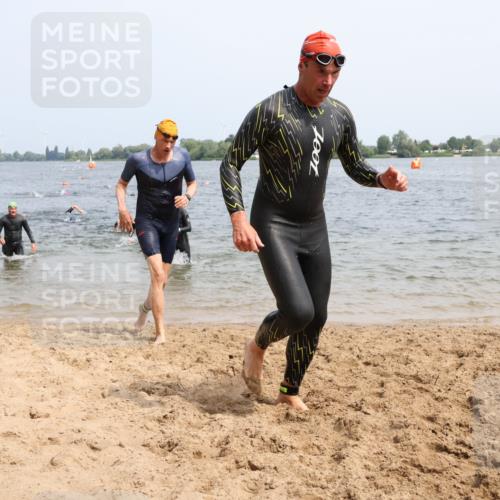 15.06.2025 - 27. Vierlanden-Triathlon Lena Gebhardt http://msf.ph/oto/8030619 15.06.2025 11:08:20 Schwimmen 750, 782, 797, 820, 828, 835, 836, 845, 847 meine-sportfotos.de