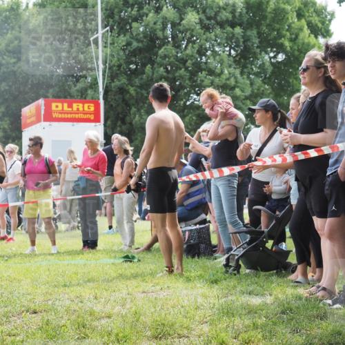 15.06.2025 - 27. Vierlanden-Triathlon KatJ http://msf.ph/oto/8030629 15.06.2025 11:08:06 Schwimmen 794, 799, 830 meine-sportfotos.de