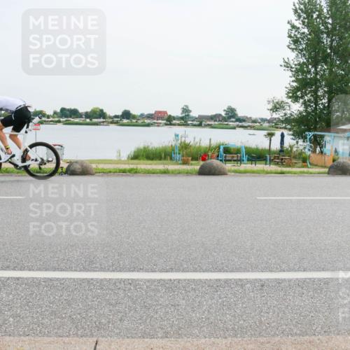 15.06.2025 - 27. Vierlanden-Triathlon H.Heesch http://msf.ph/oto/8030632 15.06.2025 10:34:29 Radfahren 138, 151 meine-sportfotos.de