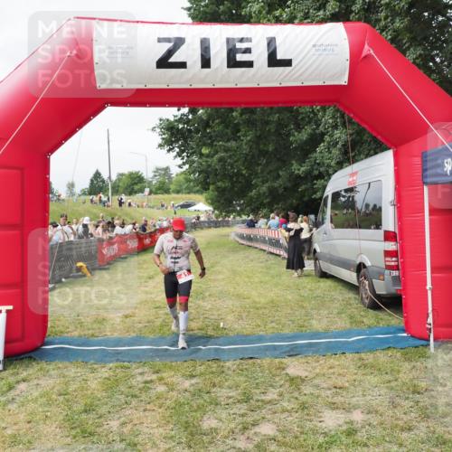 21.06.2025 - 27. Vierlanden-Triathlon MichiJ http://msf.ph/oto/8030639 15.06.2026 12:39:21 Ziel 41 meine-sportfotos.de