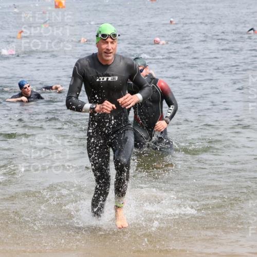 15.06.2025 - 27. Vierlanden-Triathlon Lena Gebhardt http://msf.ph/oto/8030642 15.06.2025 11:08:22 Schwimmen 750, 797, 820, 828, 835, 836, 845, 847 meine-sportfotos.de