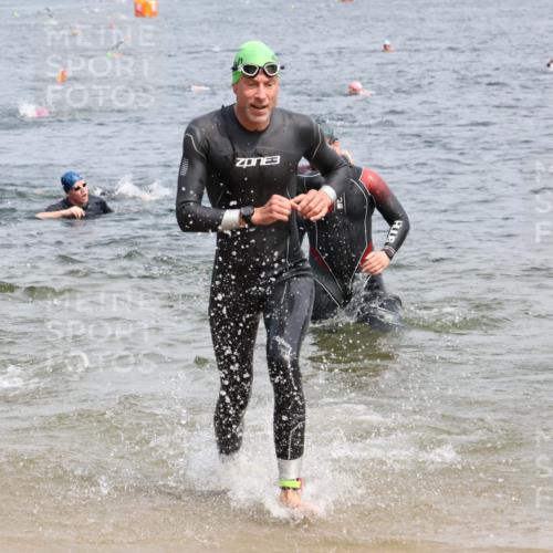 15.06.2025 - 27. Vierlanden-Triathlon Lena Gebhardt http://msf.ph/oto/8030643 15.06.2025 11:08:22 Schwimmen 750, 797, 820, 828, 835, 836, 845, 847 meine-sportfotos.de
