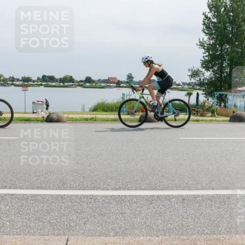 21.06.2025 - 27. Vierlanden-Triathlon H.Heesch http://msf.ph/oto/8030647 15.06.2025 11:31:06 Radfahren 924, 931, 1400 meine-sportfotos.de