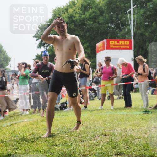 15.06.2025 - 27. Vierlanden-Triathlon KatJ http://msf.ph/oto/8030650 15.06.2025 11:08:09 Schwimmen 782, 794, 799, 830 meine-sportfotos.de