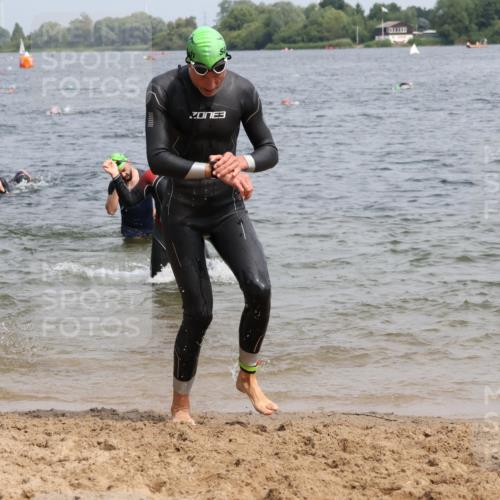 15.06.2025 - 27. Vierlanden-Triathlon Lena Gebhardt http://msf.ph/oto/8030653 15.06.2025 11:08:23 Schwimmen 750, 797, 820, 828, 835, 836, 845, 847 meine-sportfotos.de