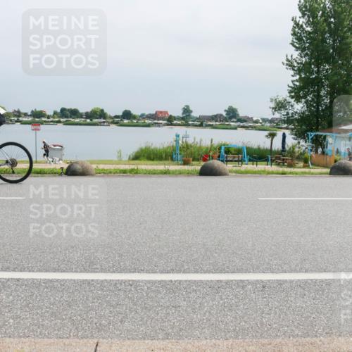 21.06.2025 - 27. Vierlanden-Triathlon H.Heesch http://msf.ph/oto/8030659 15.06.2025 11:31:06 Radfahren 924, 931, 1400 meine-sportfotos.de