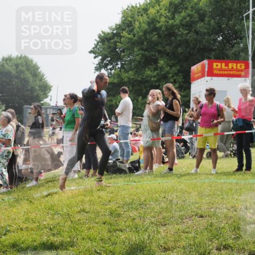 15.06.2025 - 27. Vierlanden-Triathlon KatJ http://msf.ph/oto/8030683 15.06.2025 11:08:15 Schwimmen 782, 794, 797, 828 meine-sportfotos.de