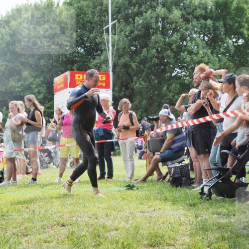 15.06.2025 - 27. Vierlanden-Triathlon KatJ http://msf.ph/oto/8030690 15.06.2025 11:08:16 Schwimmen 782, 794, 797, 828 meine-sportfotos.de