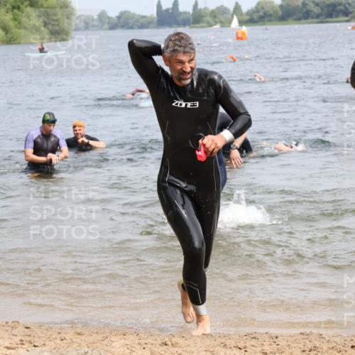 15.06.2025 - 27. Vierlanden-Triathlon Lena Gebhardt http://msf.ph/oto/8030697 15.06.2025 11:08:27 Schwimmen 719, 750, 797, 820, 835, 836, 845, 847, 863 meine-sportfotos.de