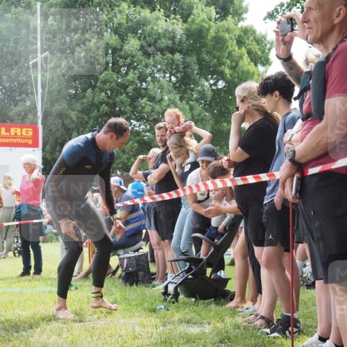 15.06.2025 - 27. Vierlanden-Triathlon KatJ http://msf.ph/oto/8030709 15.06.2025 11:08:19 Schwimmen 782, 797, 828, 845, 847 meine-sportfotos.de