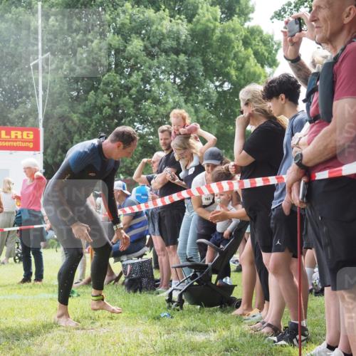 15.06.2025 - 27. Vierlanden-Triathlon KatJ http://msf.ph/oto/8030714 15.06.2025 11:08:19 Schwimmen 782, 797, 828, 845, 847 meine-sportfotos.de