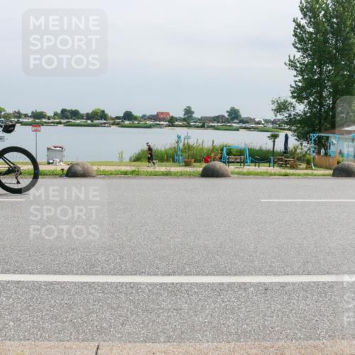 21.06.2025 - 27. Vierlanden-Triathlon H.Heesch http://msf.ph/oto/8030722 15.06.2025 11:31:11 Radfahren 713, 812, 895, 917, 924, 941, 1400 meine-sportfotos.de