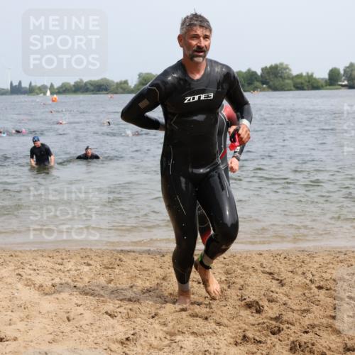 15.06.2025 - 27. Vierlanden-Triathlon Lena Gebhardt http://msf.ph/oto/8030723 15.06.2025 11:08:29 Schwimmen 703, 719, 750, 820, 835, 836, 845, 847, 863 meine-sportfotos.de