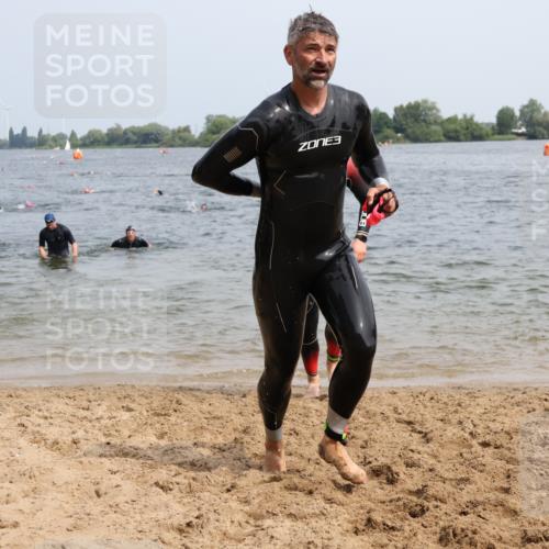 15.06.2025 - 27. Vierlanden-Triathlon Lena Gebhardt http://msf.ph/oto/8030730 15.06.2025 11:08:29 Schwimmen 703, 719, 750, 820, 835, 836, 845, 847, 863 meine-sportfotos.de