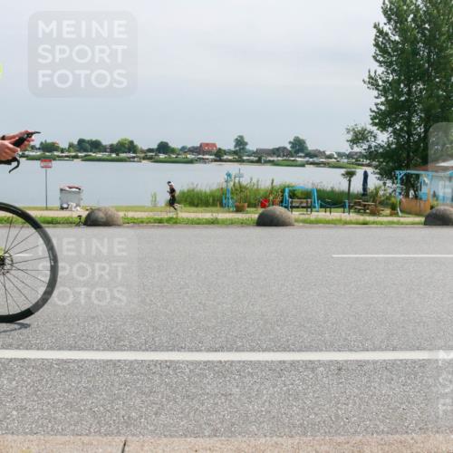 21.06.2025 - 27. Vierlanden-Triathlon H.Heesch http://msf.ph/oto/8030734 15.06.2025 11:31:12 Radfahren 713, 812, 895, 917, 924, 941, 1400 meine-sportfotos.de