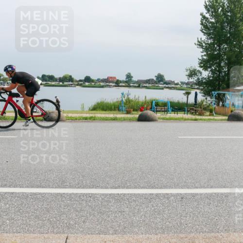 21.06.2025 - 27. Vierlanden-Triathlon H.Heesch http://msf.ph/oto/8030745 15.06.2025 11:31:13 Radfahren 713, 812, 895, 917, 924, 941, 1400 meine-sportfotos.de