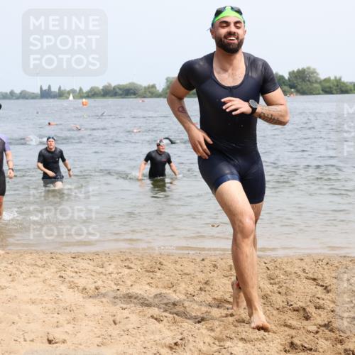 15.06.2025 - 27. Vierlanden-Triathlon Lena Gebhardt http://msf.ph/oto/8030777 15.06.2025 11:08:35 Schwimmen 671, 703, 719, 720, 750, 820, 835, 836, 863 meine-sportfotos.de